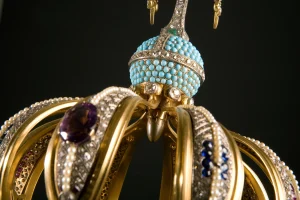 Três pastorinhos recebem a mensagem de Nossa Senhora de Fátima em 1917